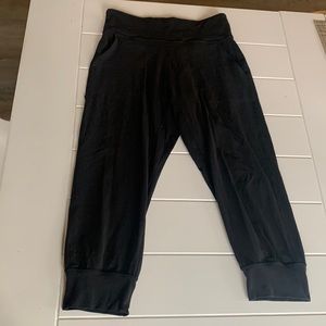 Lululemon Align Jogger Crops, black size 8. High rise